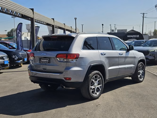 Jeep Grand Cherokee 3.6 Limited Lx At 4x4 2022 - Imagen 4
