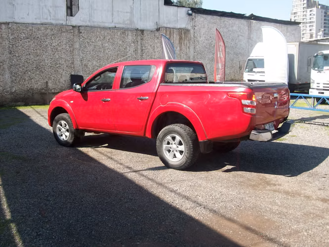 camioneta mitsubishi  l200 katana cr2.4 diesel 4x2 2018 - Imagen 4
