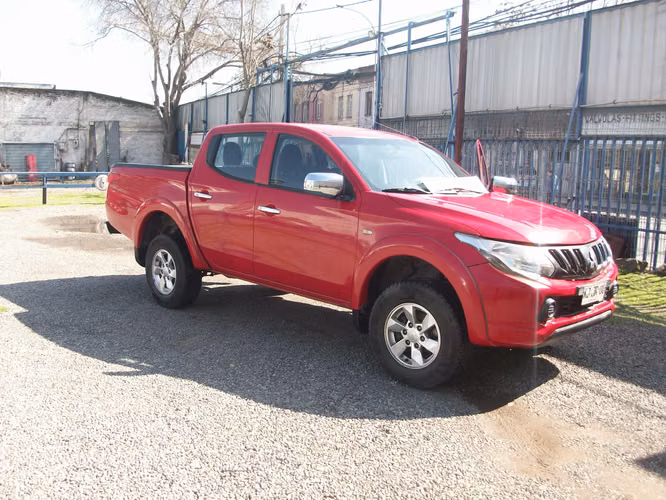 camioneta mitsubishi  l200 katana cr2.4 diesel 4x2 2018 - Imagen 3