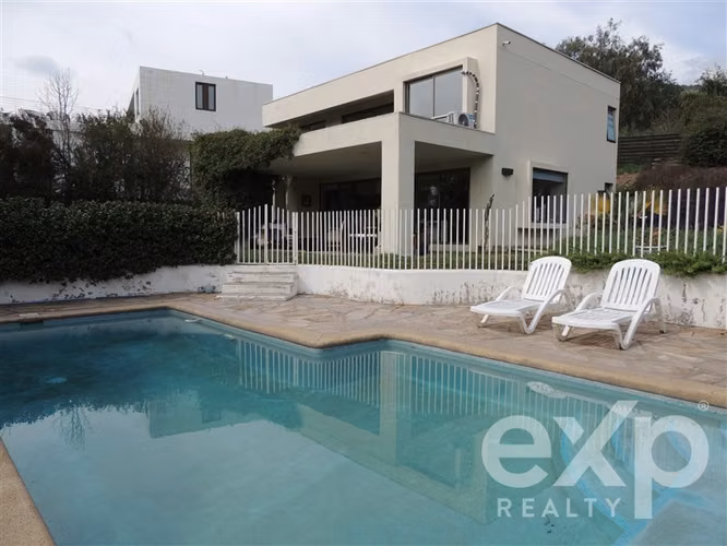 Venta Impecable Casa 4 Dormitorios en La Reserva