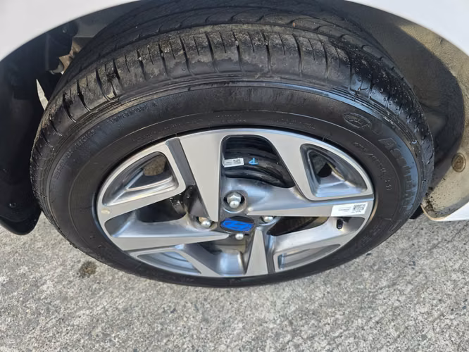 HYUNDAI GRAND I10 1.2 AI3 SDN PLUS MT - Imagen 10