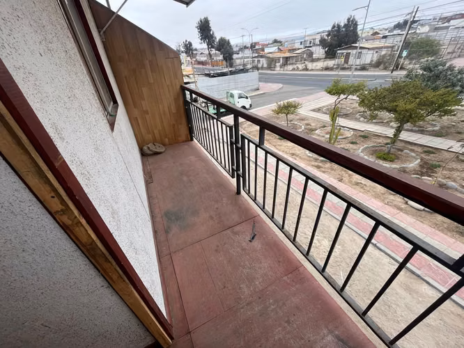 Se vende amplia casa en Caldera Av. Batallón de Atacama - Imagen 9