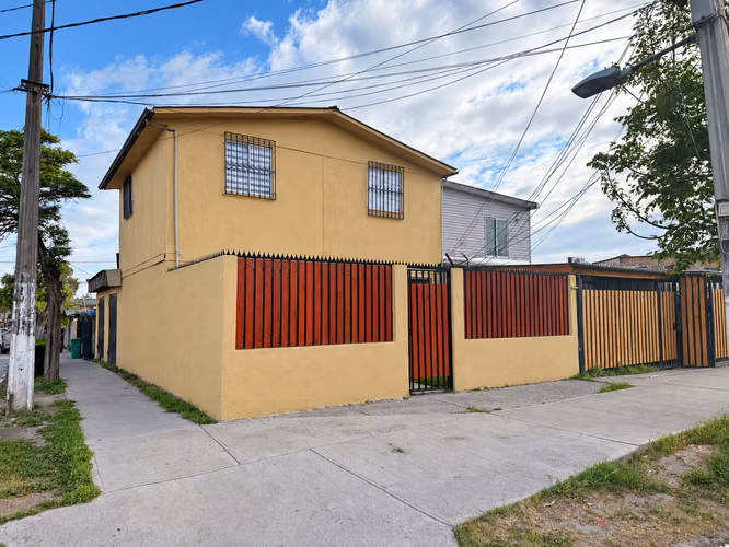 Casa en San Bernardo 3D -2B, con local comercial