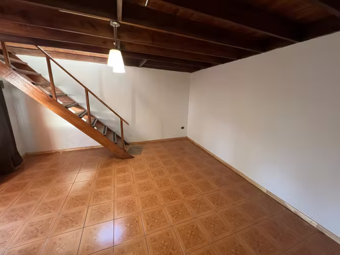 Arriendo casa, 2 dormitorios, 1 baño, 2 estacionamientos - Imagen 3