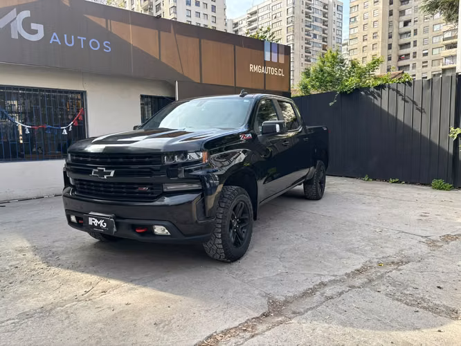 2022 Chevrolet Silverado 5.3 LT TRAIL BOSS Z71 4X4 AT 4P