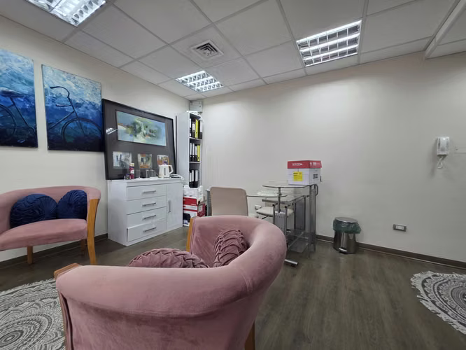 Moderna oficina edificio el patio - Imagen 6