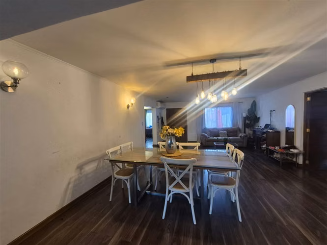Casa en arriendo de 3 dorm.3 estac en San Miguel