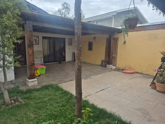 Casa en arriendo de 3 dorm.3 estac en San Miguel