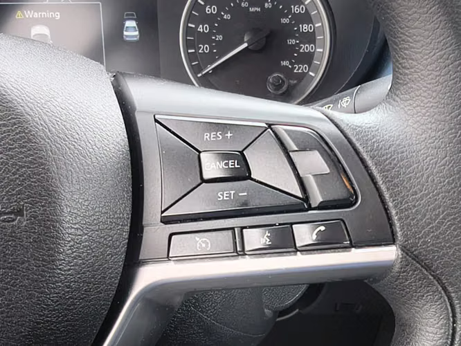 Nissan Versa 1.6 ADVANCE 4X2 MT 4P 2024 - Imagen 15