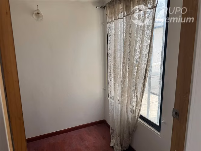 Casa de 6Dorm, 4 Baños (2 casas), Patio est. techado portón. - Imagen 18