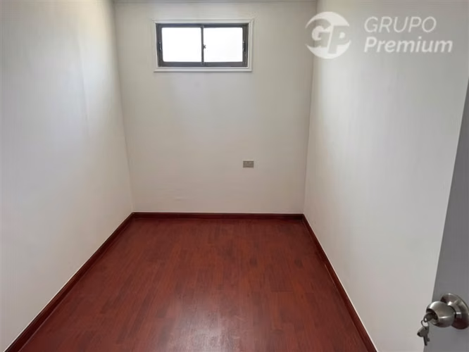 Casa de 6Dorm, 4 Baños (2 casas), Patio est. techado portón. - Imagen 22