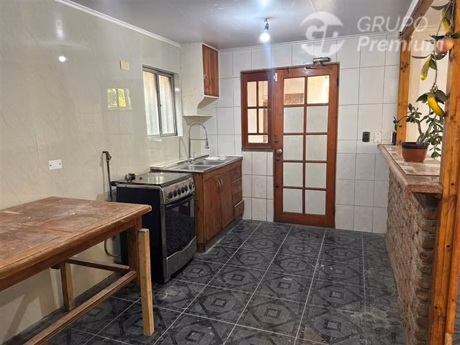 Casa de 6Dorm, 4 Baños (2 casas), Patio est. techado portón. - Imagen 10