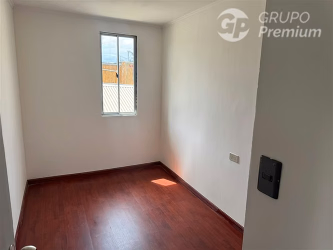 Casa de 6Dorm, 4 Baños (2 casas), Patio est. techado portón. - Imagen 8