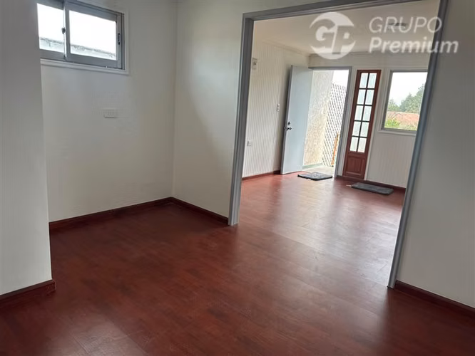 Casa de 6Dorm, 4 Baños (2 casas), Patio est. techado portón. - Imagen 15