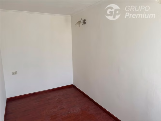 Casa de 6Dorm, 4 Baños (2 casas), Patio est. techado portón. - Imagen 16