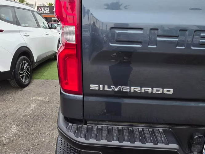 Chevrolet Silverado 5.3 CC LT TRAILBOSS Z71 AT 4X4 2021 - Imagen 12