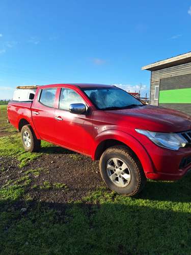 Camioneta Diesel Mitsubishi L200 Katana 4x4 - Imagen 5