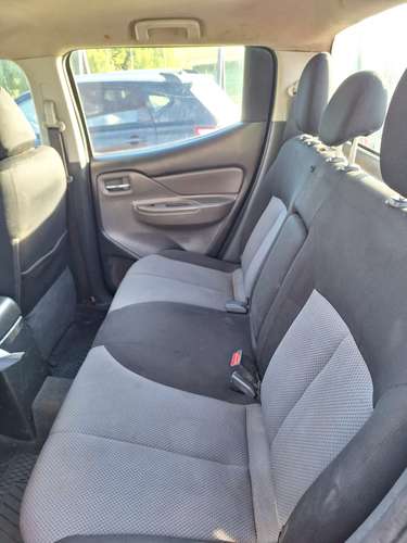 Camioneta Diesel Mitsubishi L200 Katana 4x4 - Imagen 4