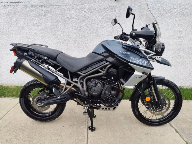 TRIUMPH TIGER 800