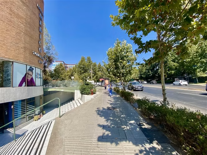 Oficina en arriendo en Vitacura