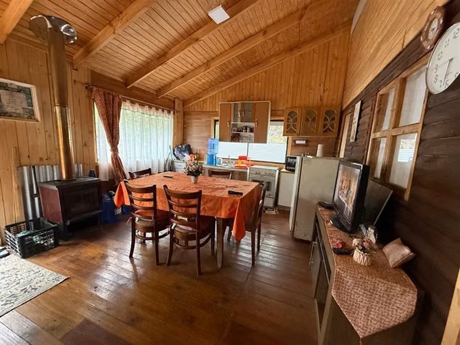 Se vende acogedora cabaña en exclusivo Loteo en Vilches