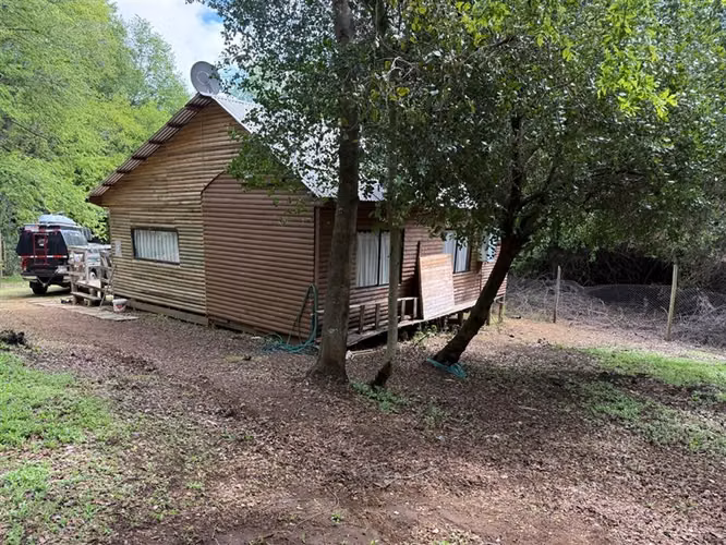 Se vende acogedora cabaña en exclusivo Loteo en Vilches