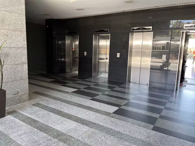 METRO PEDRO DE VALDIVIA SE ARRIENDA OFICINA - Imagen 12