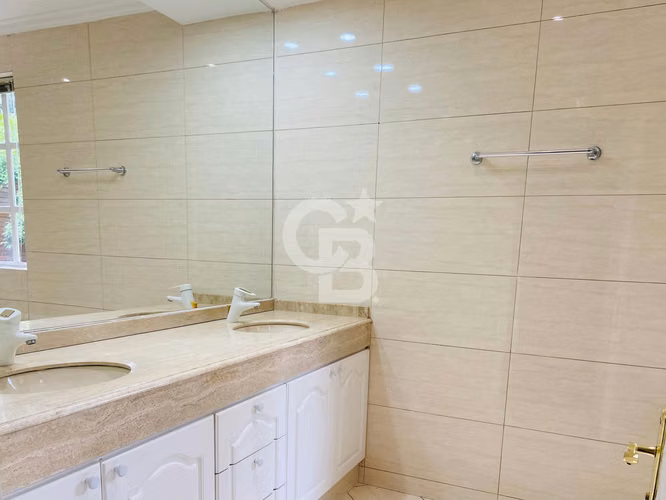 Excelente Casa en Arriendo en sector de La Dehesa - Imagen 5