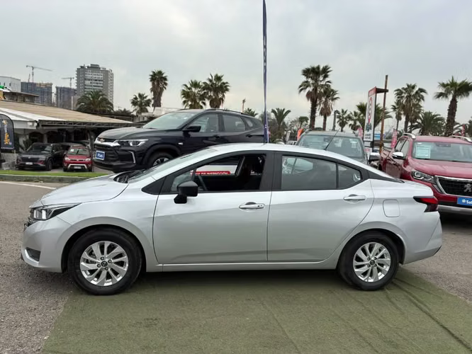 Nissan Versa 1.6 SENSE 4X2 MT 4P 2025 - Imagen 8