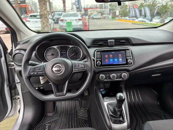 Nissan Versa 1.6 SENSE 4X2 MT 4P 2025 - Imagen 14