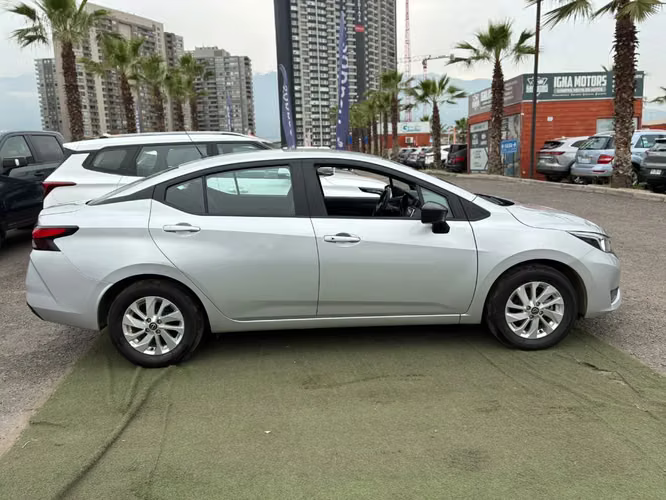 Nissan Versa 1.6 SENSE 4X2 MT 4P 2025 - Imagen 4