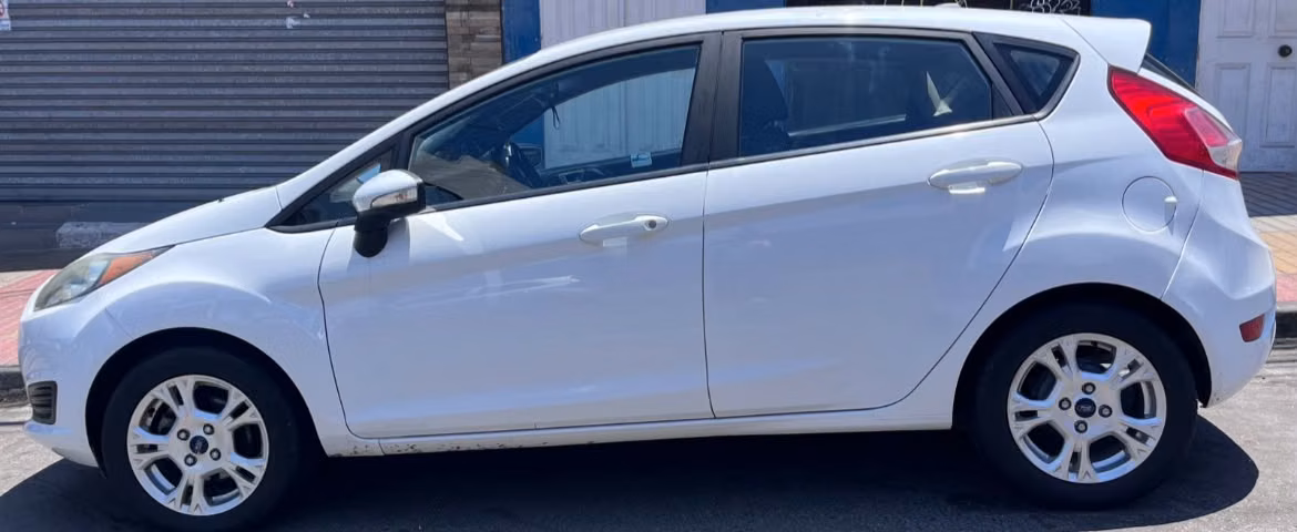 VENDO FORD FIESTA