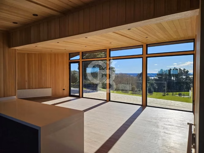 ¡NUEVA! Condominio privado, vista lago y volcanes