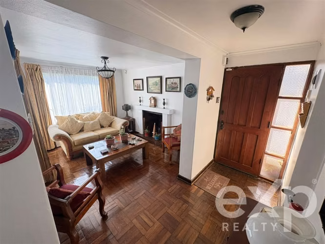 Tu Hogar Ideal: Amplia Casa a Pasos del Metro El Parron - Imagen 7