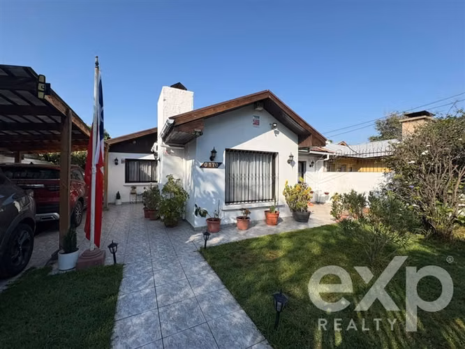 Tu Hogar Ideal: Amplia Casa a Pasos del Metro El Parron