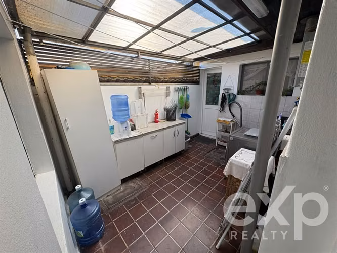 Tu Hogar Ideal: Amplia Casa a Pasos del Metro El Parron - Imagen 11