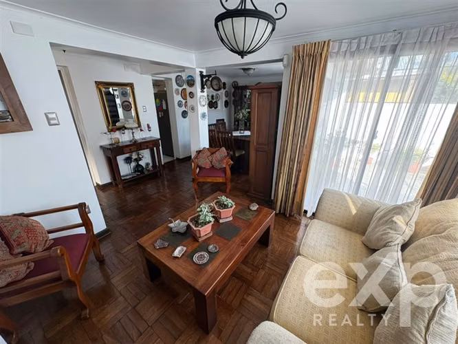 Tu Hogar Ideal: Amplia Casa a Pasos del Metro El Parron - Imagen 5