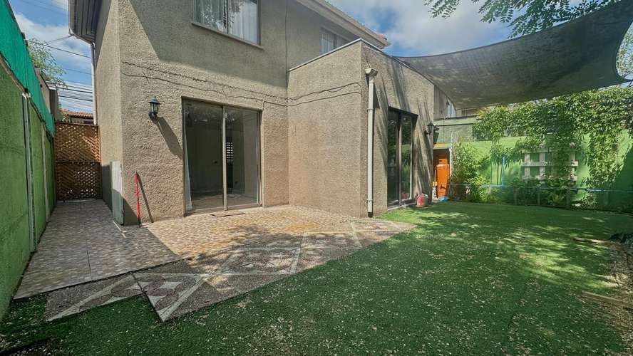 Moderna Casa en Entorno Natural (184400)