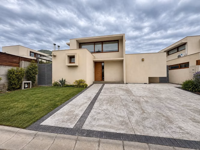 CASA MEDITERRANEA EN VENTA EN ALTOS DE CHICUREO