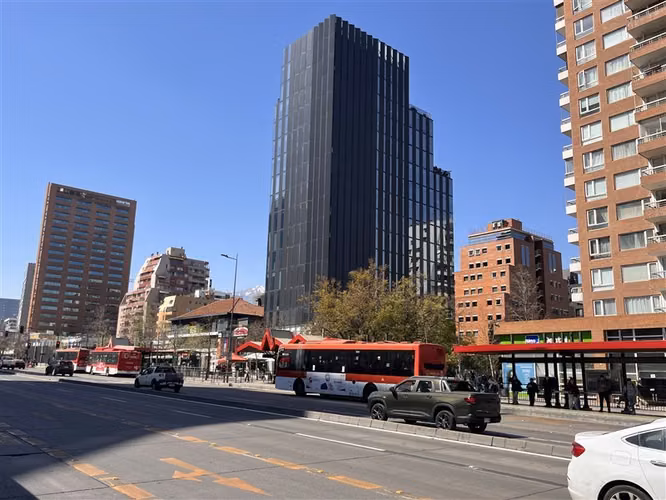 Arriendo Oficina Habilitada + estacionamiento Las Condes