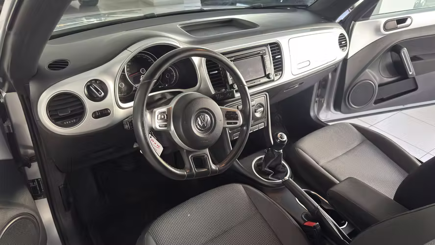 Volkswagen Beetle Design 1.4 AÑO 2015-$ 9.500.000 - Imagen 7
