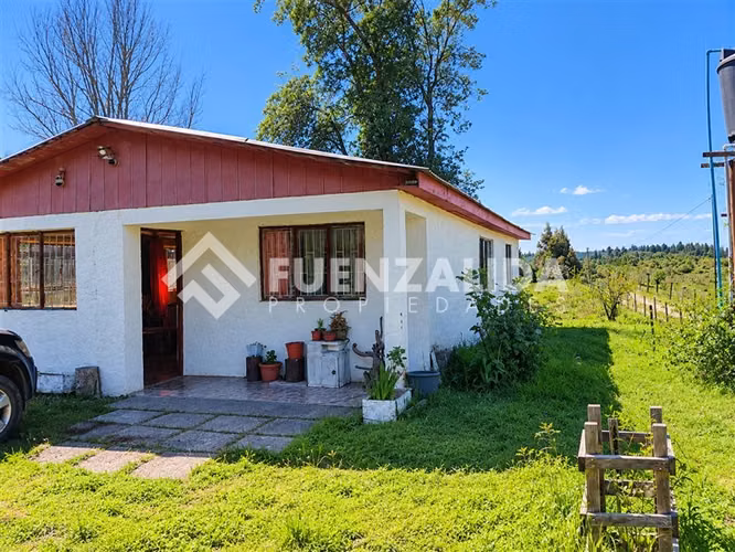 Parcela 8000 m2 con Casa, Piscina y Quincho San Rosendo