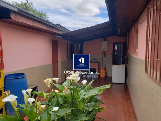 Venta de casa comercial en comuna San Ramon, 3 dormitorios, 3 baños