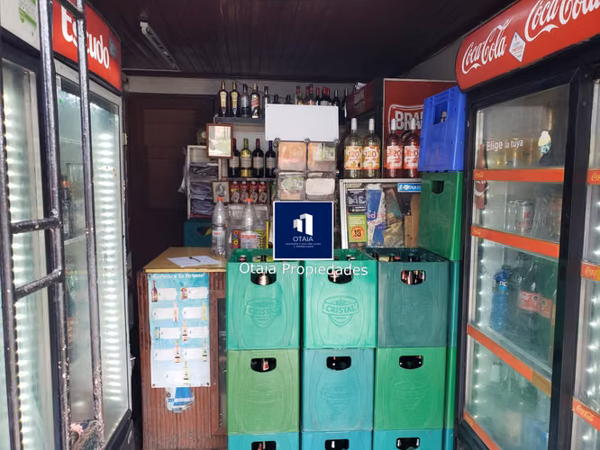 Venta de casa comercial en comuna San Ramon, 3 dormitorios, 3 baños