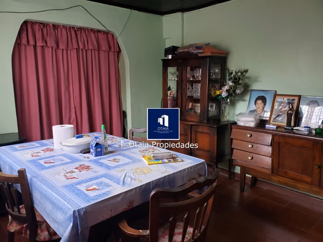 Venta de casa comercial en comuna San Ramon, 3 dormitorios, 3 baños