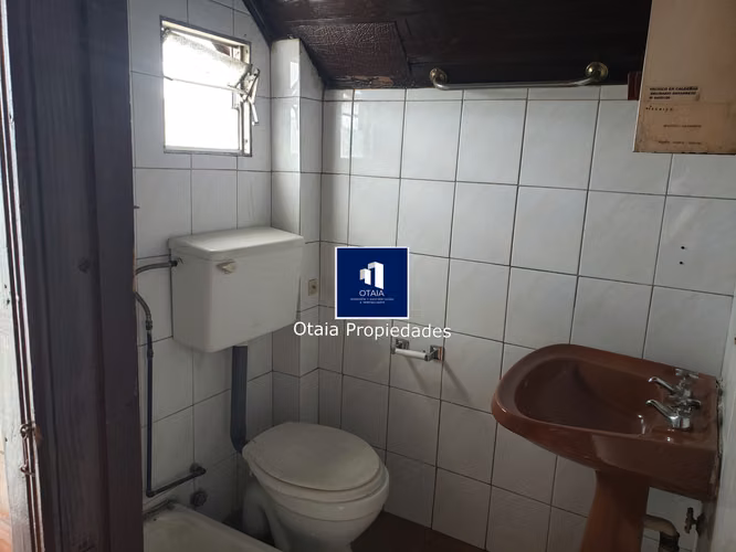 Venta de casa comercial en comuna San Ramon, 3 dormitorios, 3 baños