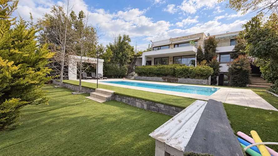 Se Vende Amplia Casa Mediterránea en Condominio/4hab/6banos/los Trapenses