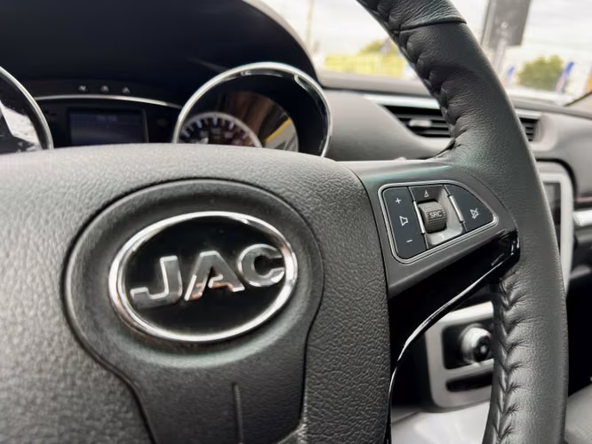 Jac T8 2.0 Comfort Mt 4x2 2023 - Imagen 13