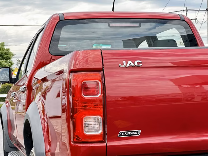 Jac T8 2.0 Comfort Mt 4x2 2023 - Imagen 8