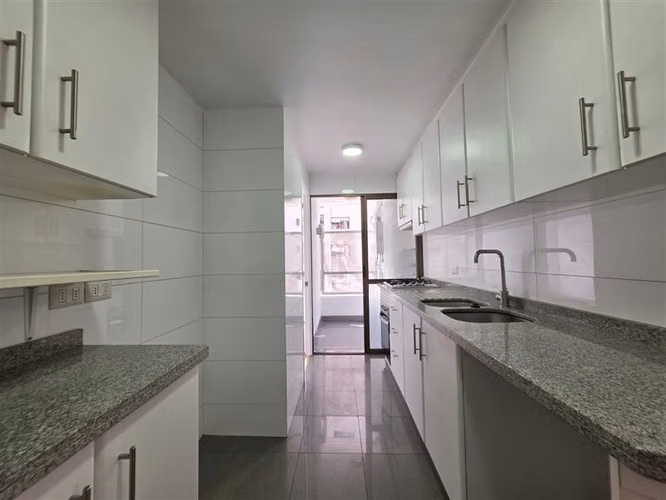 Departamento en Arriendo 3D + 2B + Servicio en Vitacura - Imagen 28
